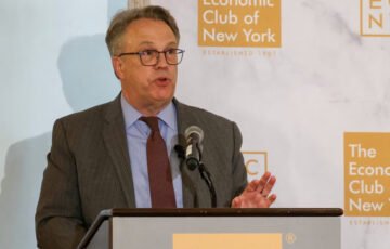 New York Fed Başkanı’ndan Sürpriz Faiz Açıklaması: Piyasa Beklentileri Anında Geriledi