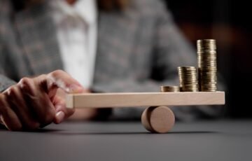 Bitcoin’de Kaldıraç Tehlikesi: Piyasa Her İki Yönde de Sert Hareket Edebilir